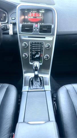 2015 Volvo XC60 T6 Platinum