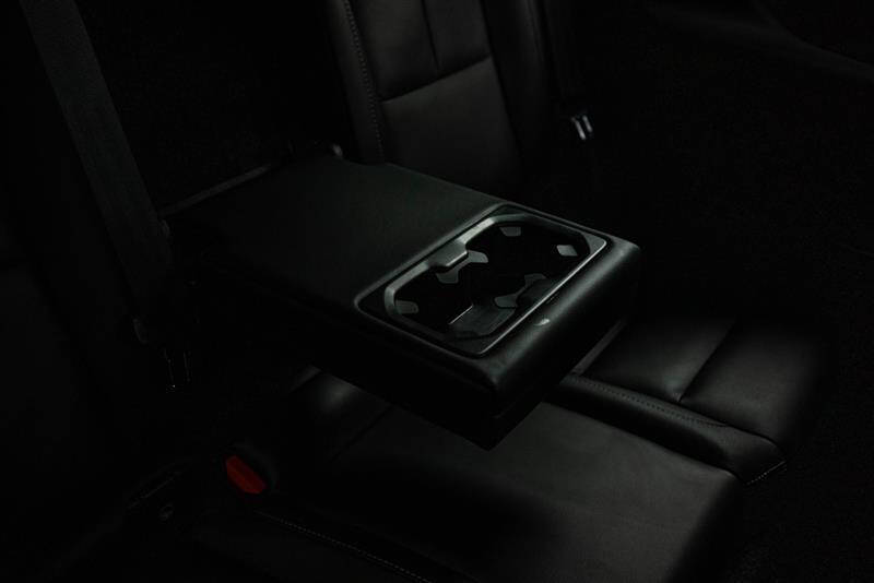 2024 Volvo XC40 B5 Plus Bright Theme