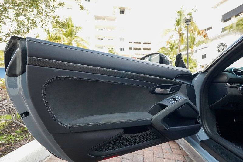 2024 Porsche 718 Cayman GT4 RS