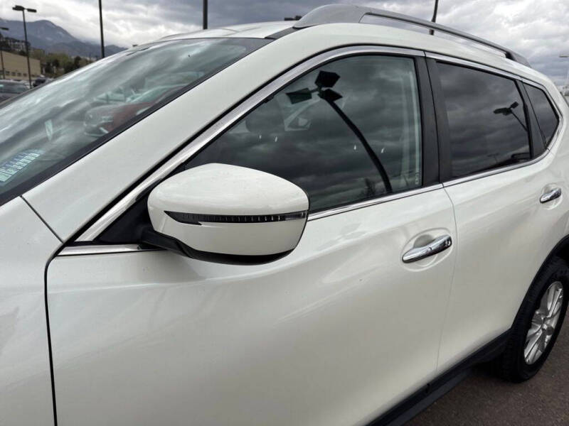 2020 Nissan Rogue SV