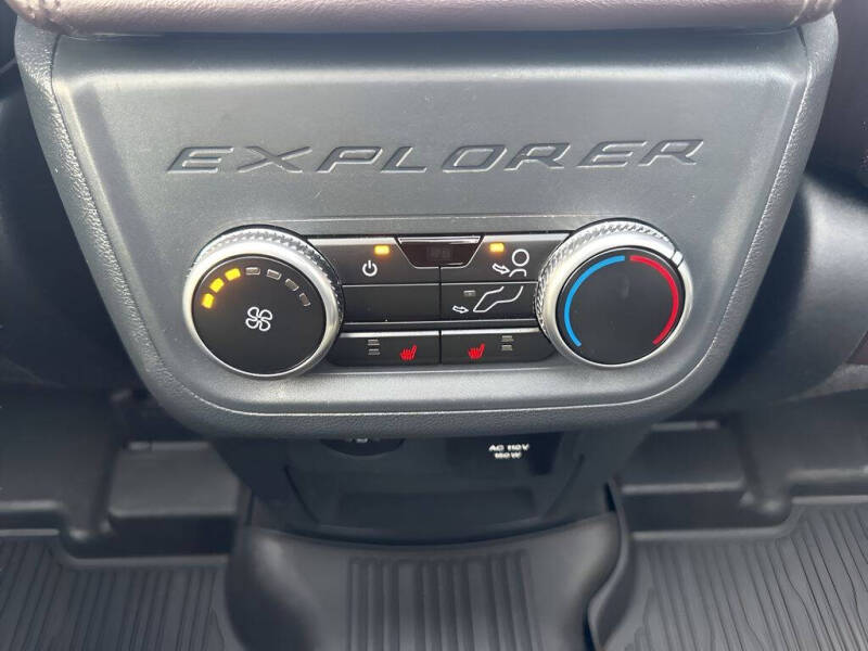 2025 Ford Explorer Platinum