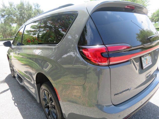 2021 Chrysler Pacifica Touring