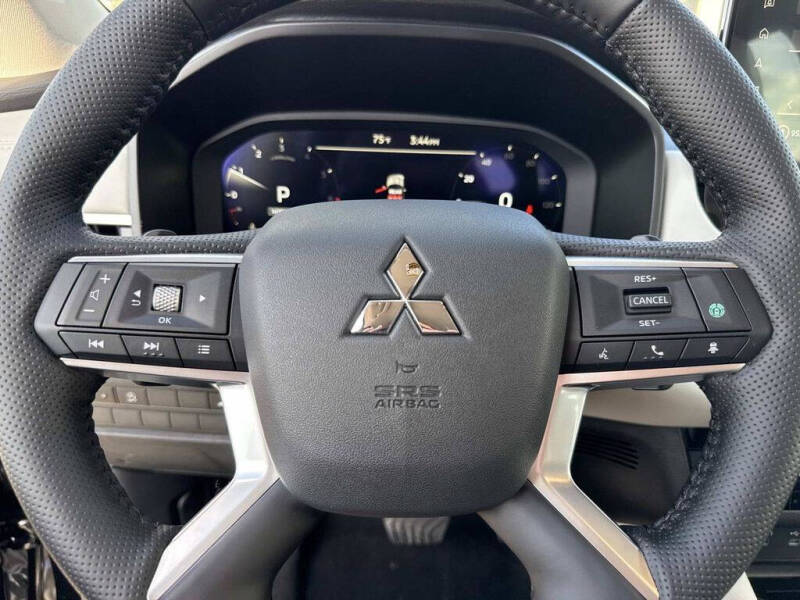 2026 Mitsubishi Outlander SE