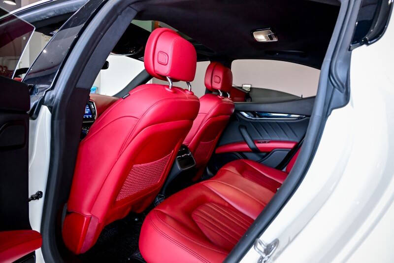 2022 Maserati Ghibli Modena