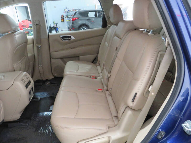 2018 Nissan Pathfinder SL