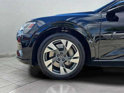 2021 Audi e-tron quattro Premium