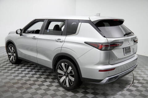 2025 Mitsubishi Outlander SE
