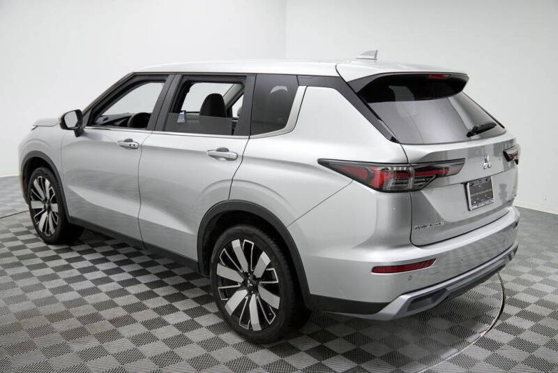 2025 Mitsubishi Outlander SE