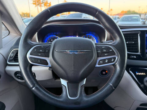 2017 Chrysler Pacifica Touring-L Plus