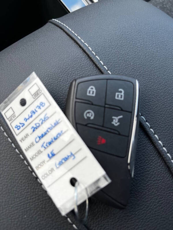 2025 Chevrolet Traverse LT