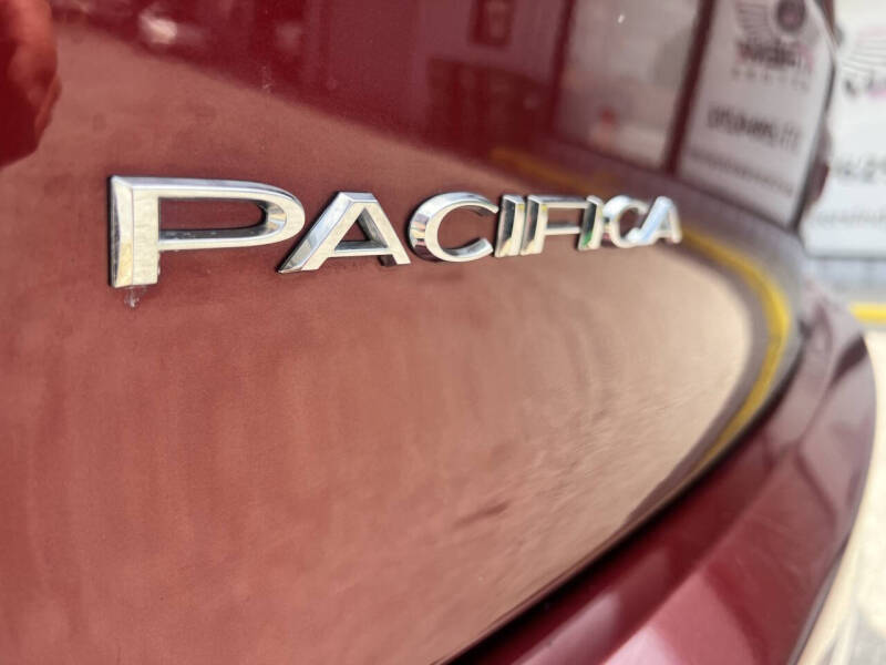2017 Chrysler Pacifica Touring-L