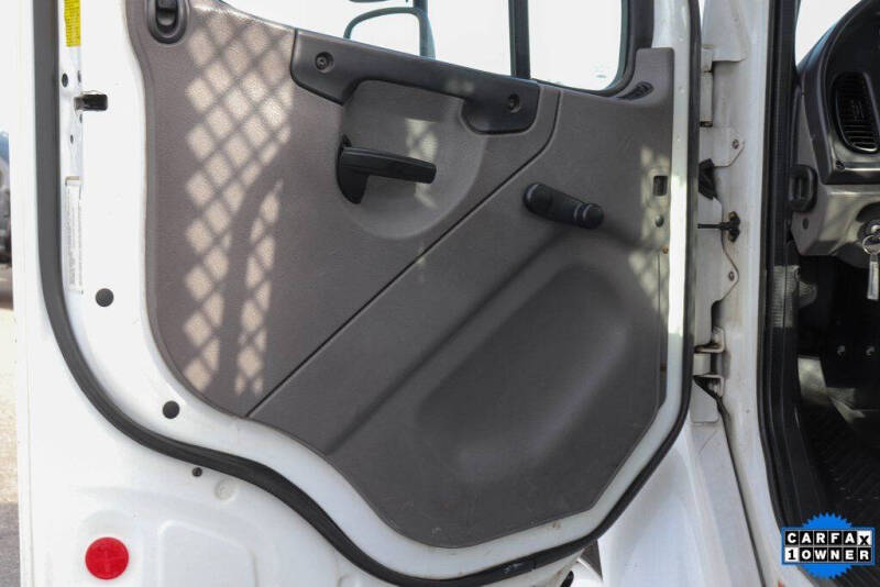 2019 Freightliner M2 106