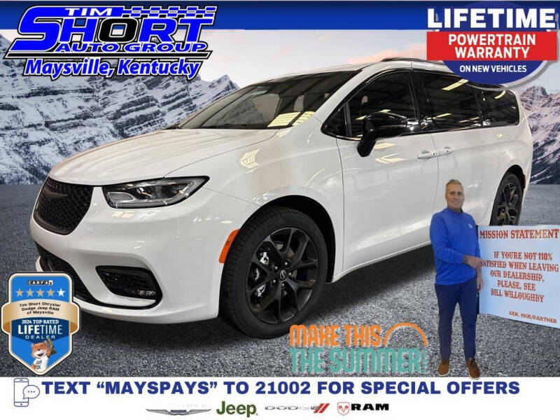 2026 Chrysler Pacifica Select's photo