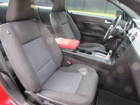 2008 Ford Mustang V6 Deluxe