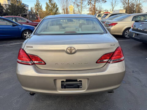 2005 Toyota Avalon XLS
