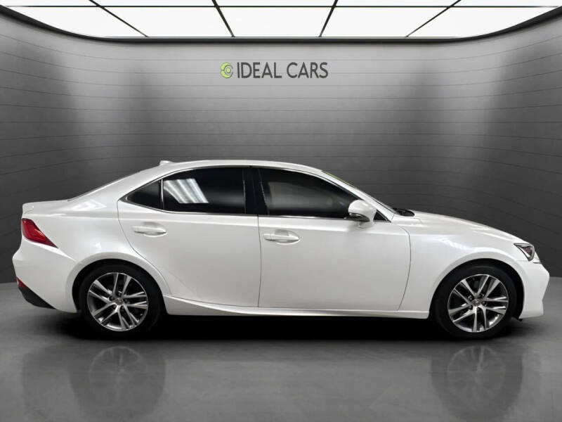 2019 Lexus IS 300