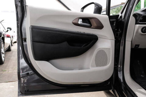 2018 Chrysler Pacifica Touring L Plus