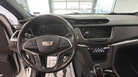 2022 Cadillac XT5 Premium Luxury