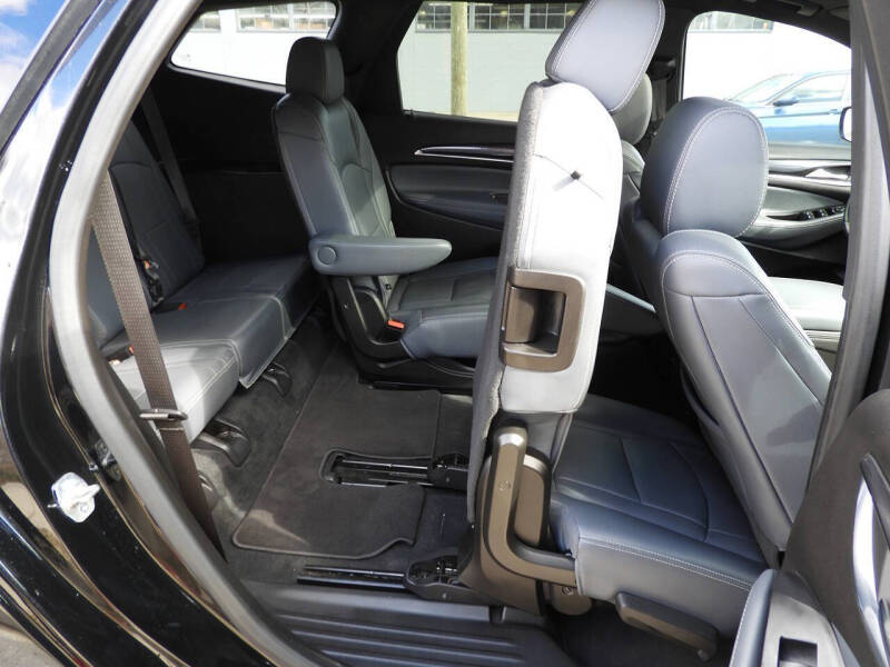 2022 Buick Enclave Essence