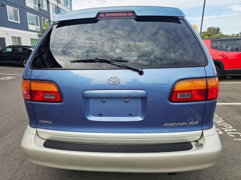 2000 Toyota Sienna