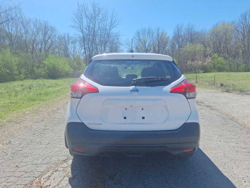 2020 Nissan Kicks S