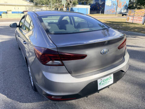 2020 Hyundai Elantra SE
