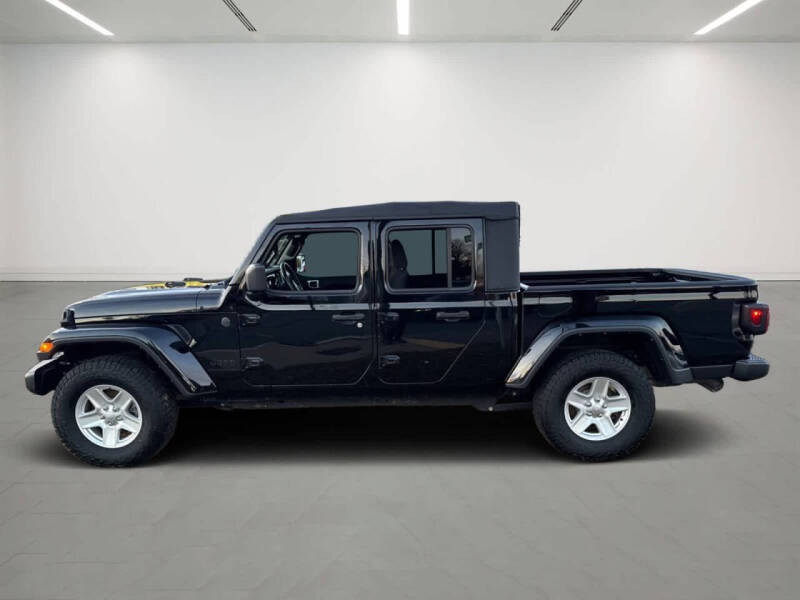 2022 Jeep Gladiator Sport S