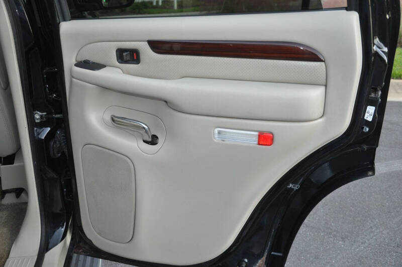 2003 Cadillac Escalade