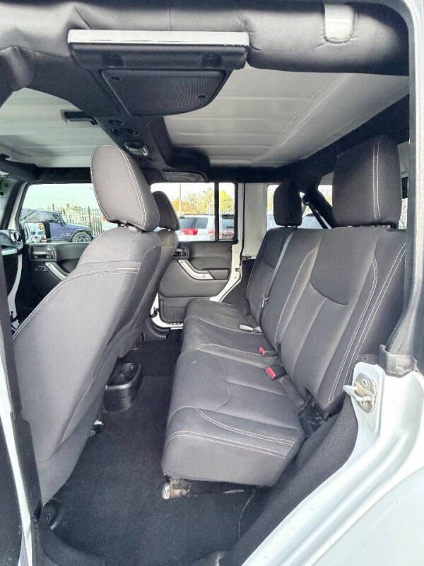 2016 Jeep Wrangler Unlimited Sahara