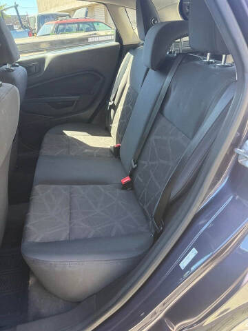 2013 Ford Fiesta SE