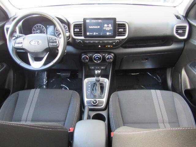 2022 Hyundai Venue SEL