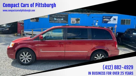 2009 Chrysler Town and Country for sale at Compact Cars of Pittsburgh in Pittsburgh PA