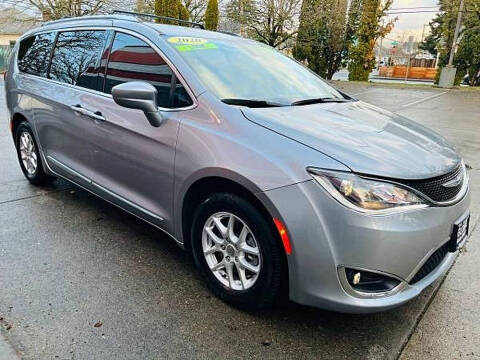 2020 Chrysler Pacifica Touring L 35th Anniversary