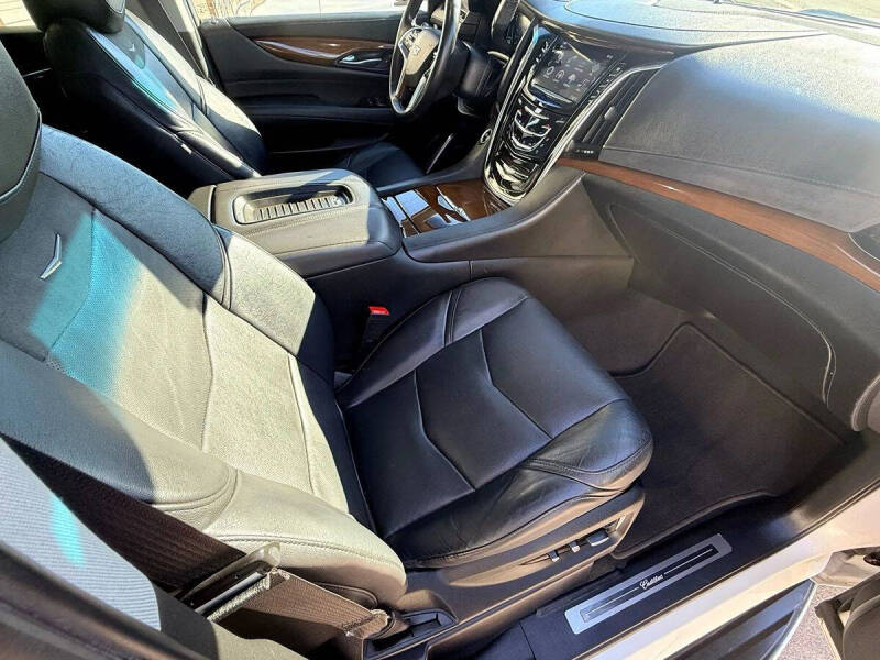 2019 Cadillac Escalade ESV Luxury