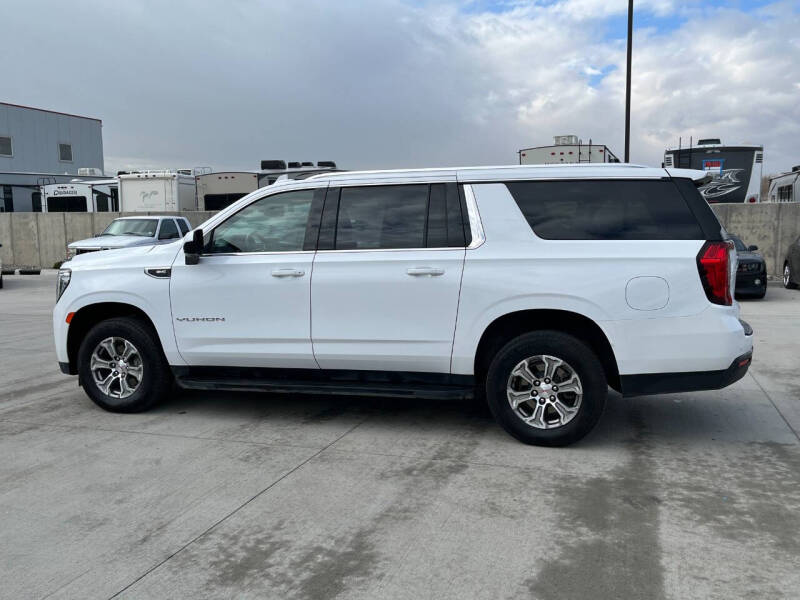 2023 GMC Yukon XL SLE photo 6