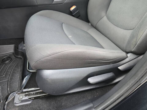 2020 Toyota RAV4 Hybrid LE