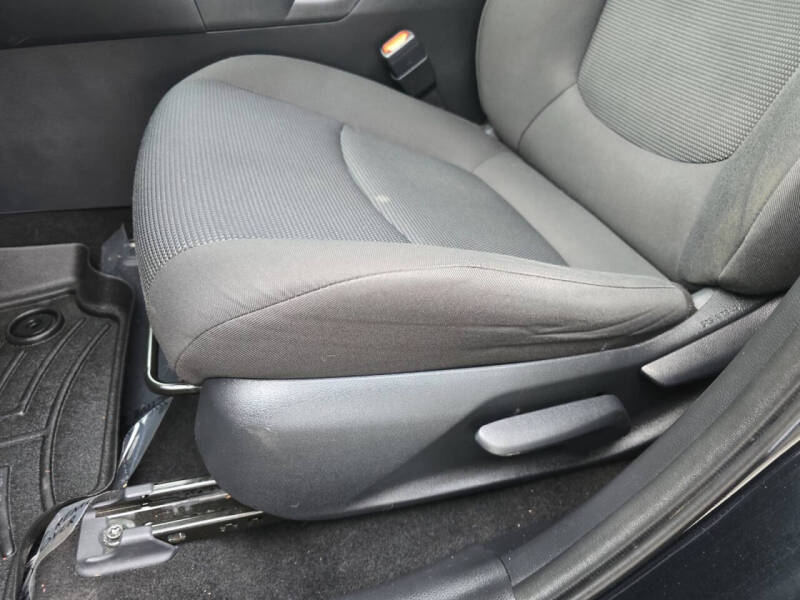 2020 Toyota RAV4 Hybrid LE