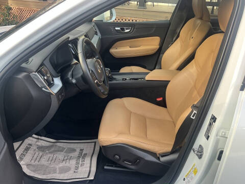 2020 Volvo XC60 T5 Momentum