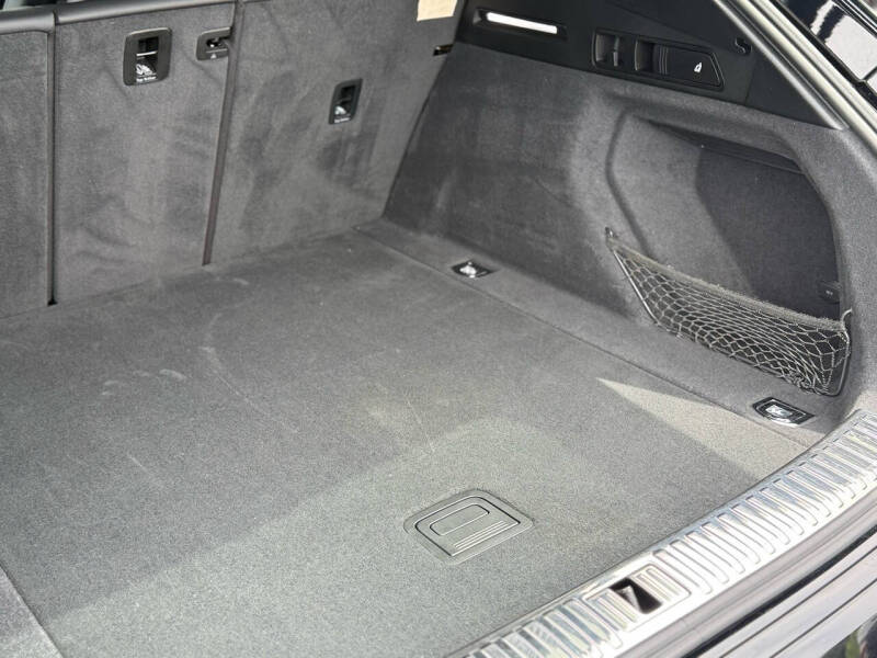 2019 Audi e-tron quattro Premium Plus