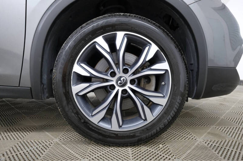 2017 Infiniti QX30 Premium