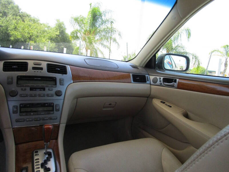 2005 Lexus ES 330