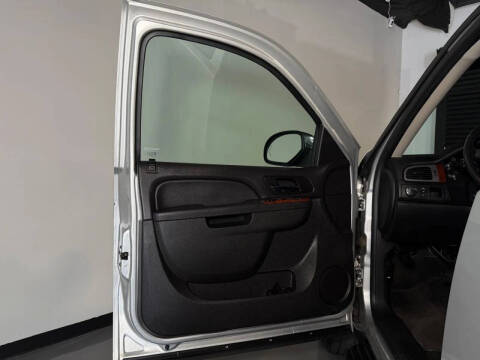 2012 Chevrolet Avalanche LS