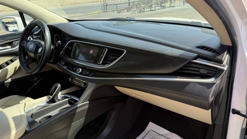 2020 Buick Enclave Essence