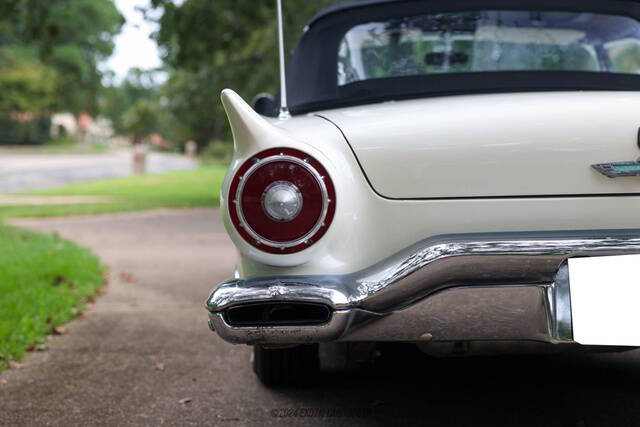 1957 Ford Thunderbird