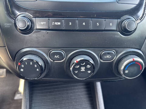 2017 Kia Forte5 LX