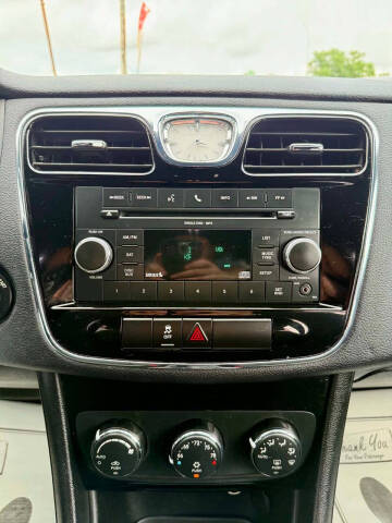 2011 Chrysler 200 Touring