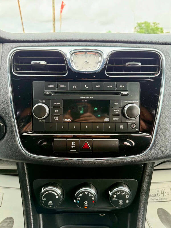 2011 Chrysler 200 Touring