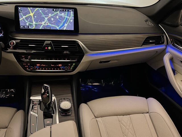 2022 BMW 5 Series 530i