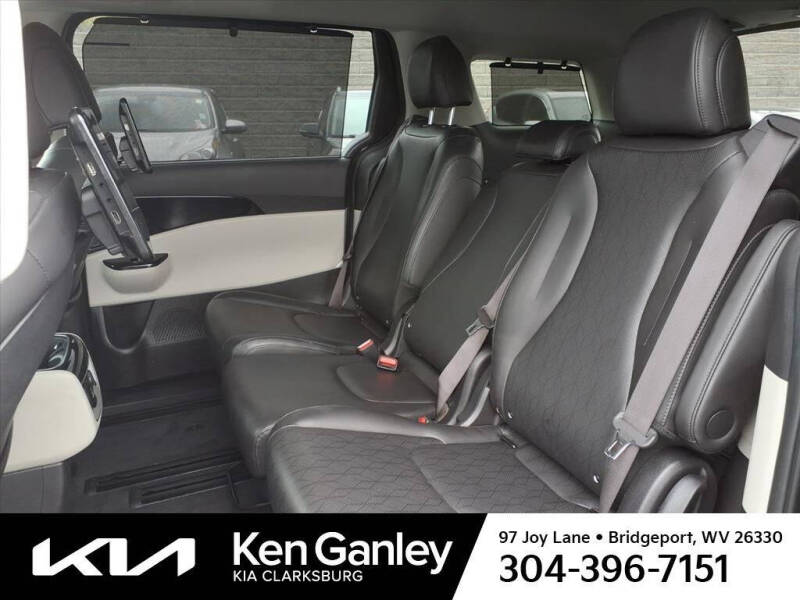 2022 Kia Carnival SX