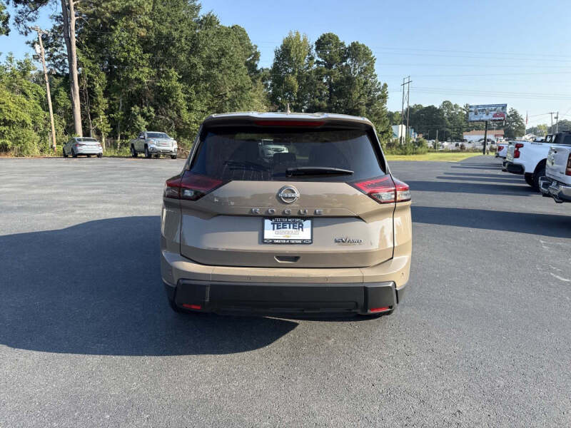 2024 Nissan Rogue SV